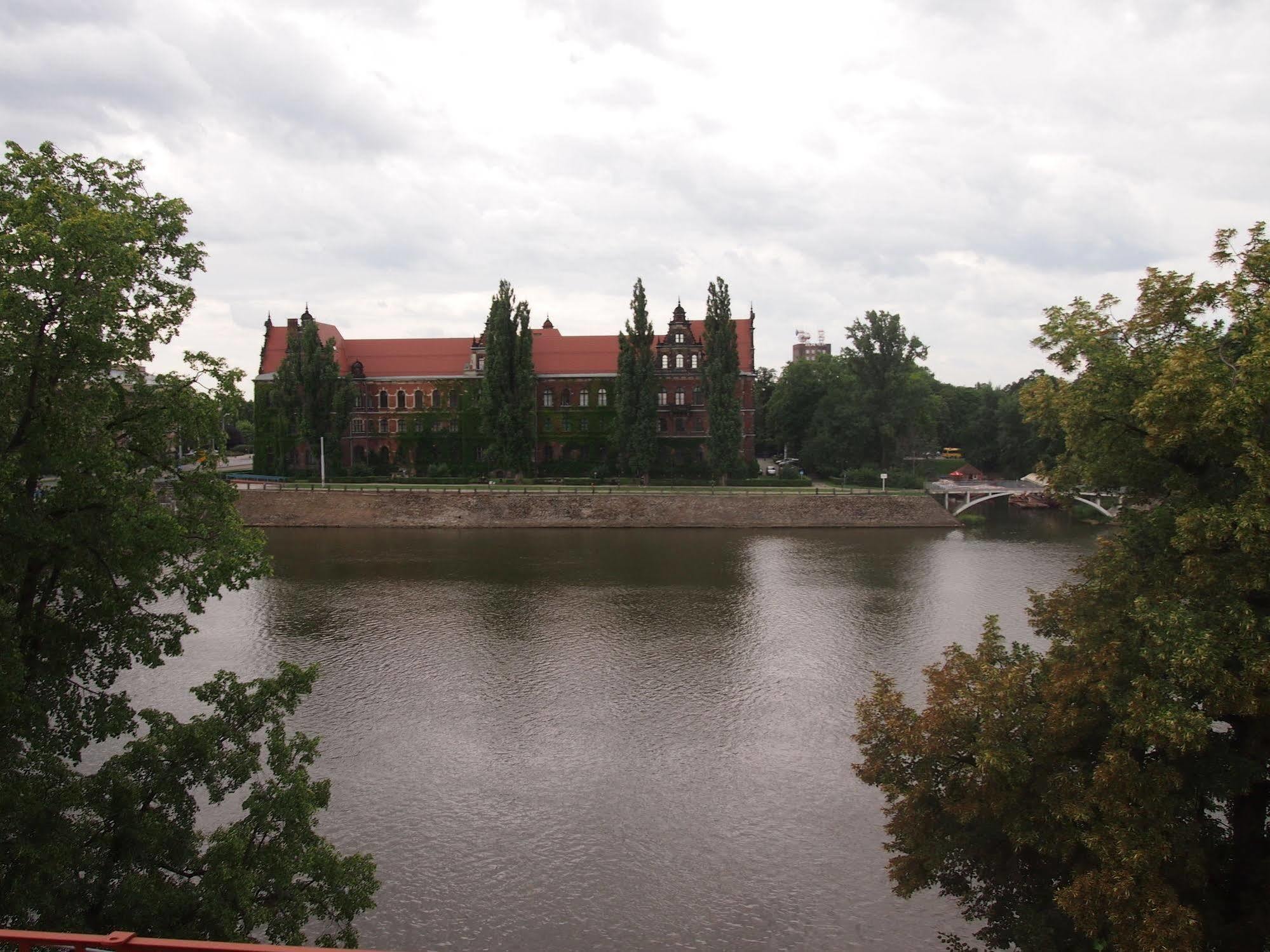 Wenderedu Business Center Bed & Breakfast 3*